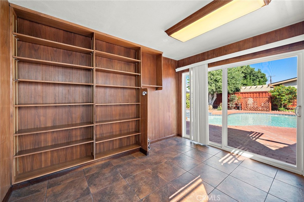 Study attached to the garage - 360 Bucknell Road, Costa Mesa CA 92626 - photo 37