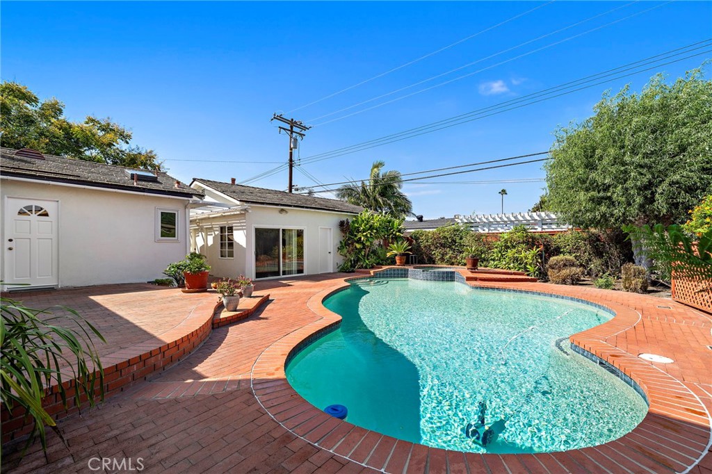 360 Bucknell Road, Costa Mesa CA 92626 - photo 39