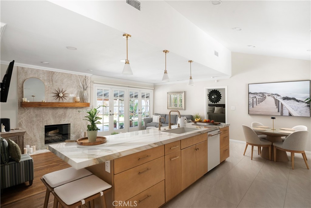 360 Villanova Road, Costa Mesa CA 92626 - photo 4