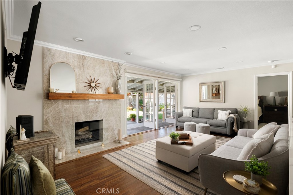 360 Villanova Road, Costa Mesa CA 92626 - photo 9