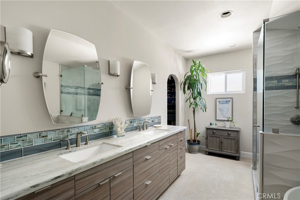 360 Villanova Road, Costa Mesa CA 92626 - photo 11