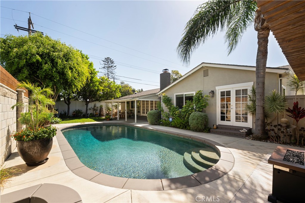 360 Villanova Road, Costa Mesa CA 92626 - photo 21