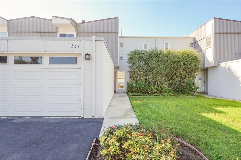 367 Grenoble Lane, Costa Mesa, CA 92627