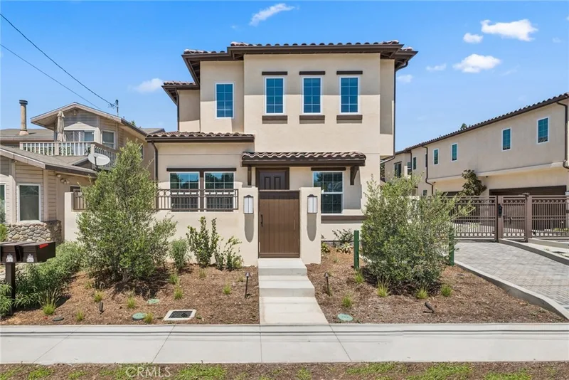 374 Hamilton Street A101, Costa Mesa, CA 92627