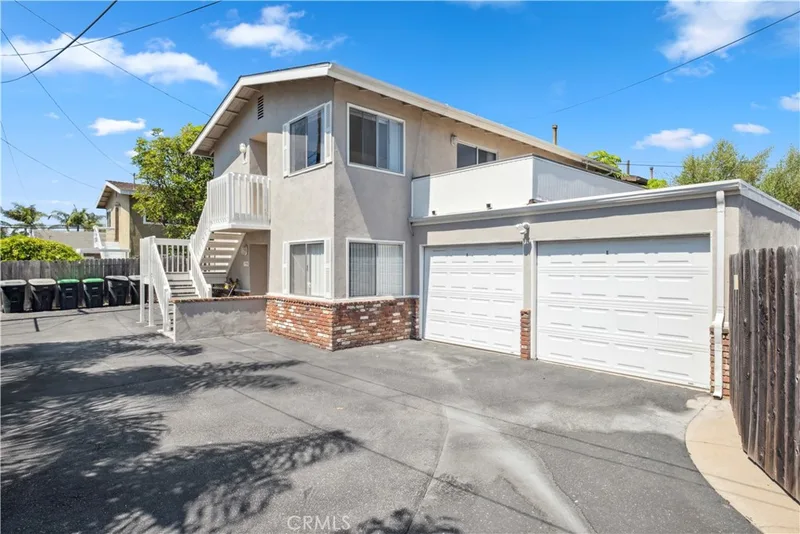 375 Woodland Pl C, Costa Mesa, CA 92627