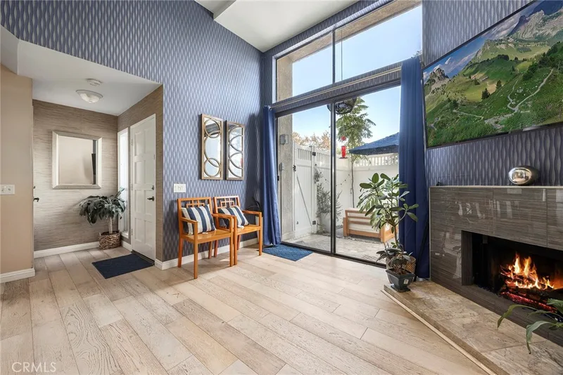 380 W Wilson St C102, Costa Mesa