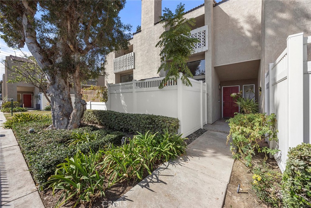 380 W Wilson St C102, Costa Mesa CA 92627 - photo 2