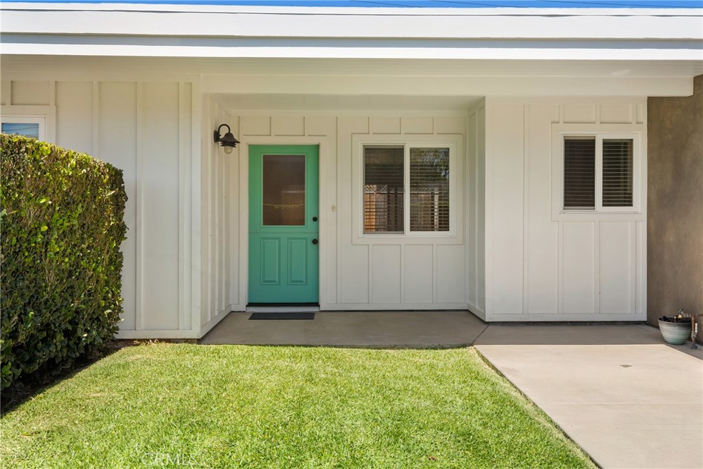 384 16th Place Unit B, Costa Mesa CA 92627 - photo 1