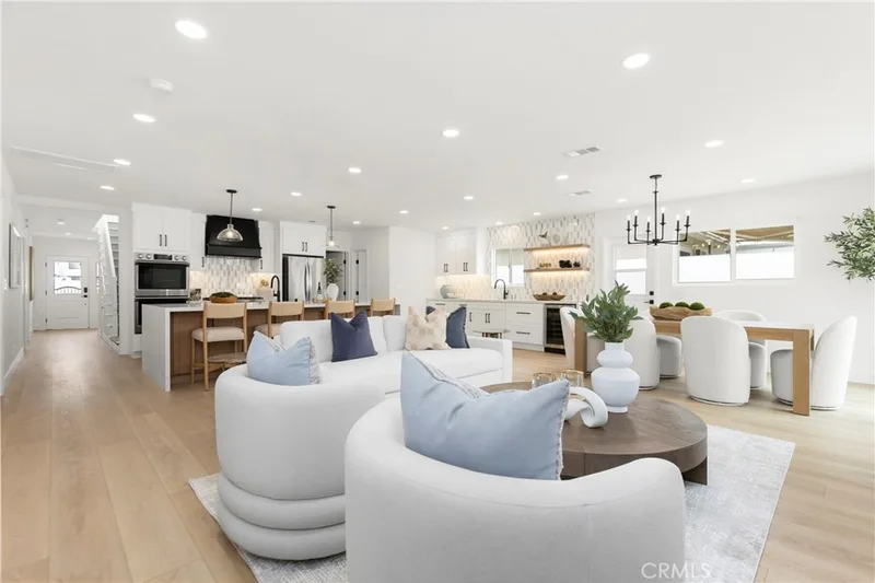 394 Magnolia Street, Costa Mesa