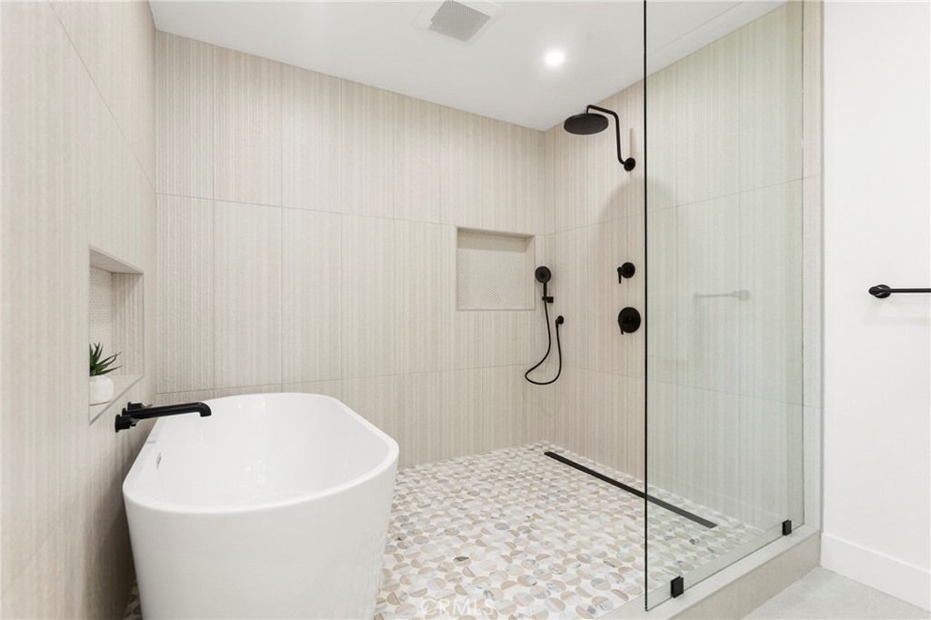 Primary Bathroom - Wet Room w/Soaking Tub and Walk-in Shower - 394 Magnolia Street, Costa Mesa CA 92627 - photo 26