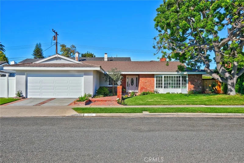 418 E Bay Street, Costa Mesa, CA 92627