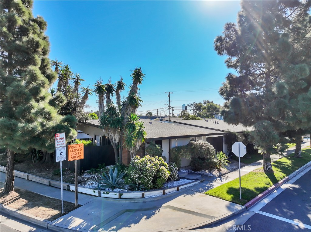 425 Ford, Costa Mesa CA 92627 - photo 1