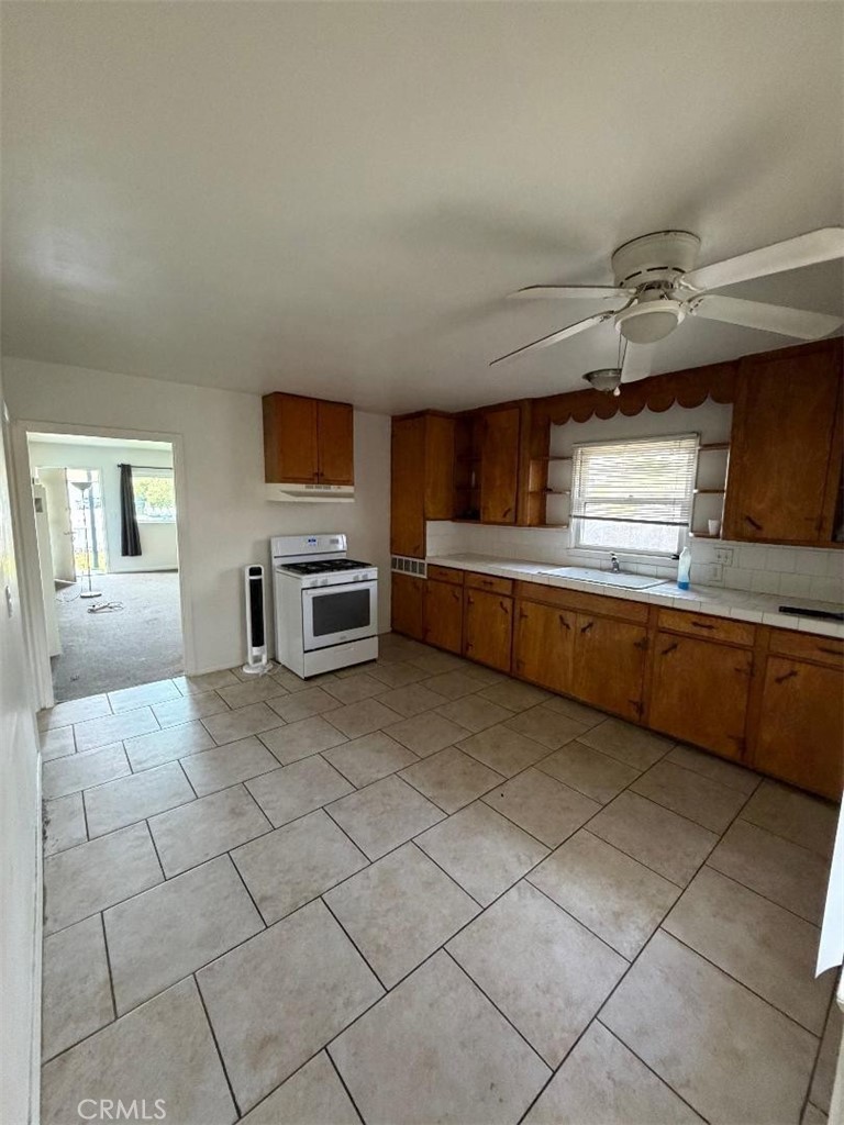 427 Hamilton, Costa Mesa CA 92627 - photo 1