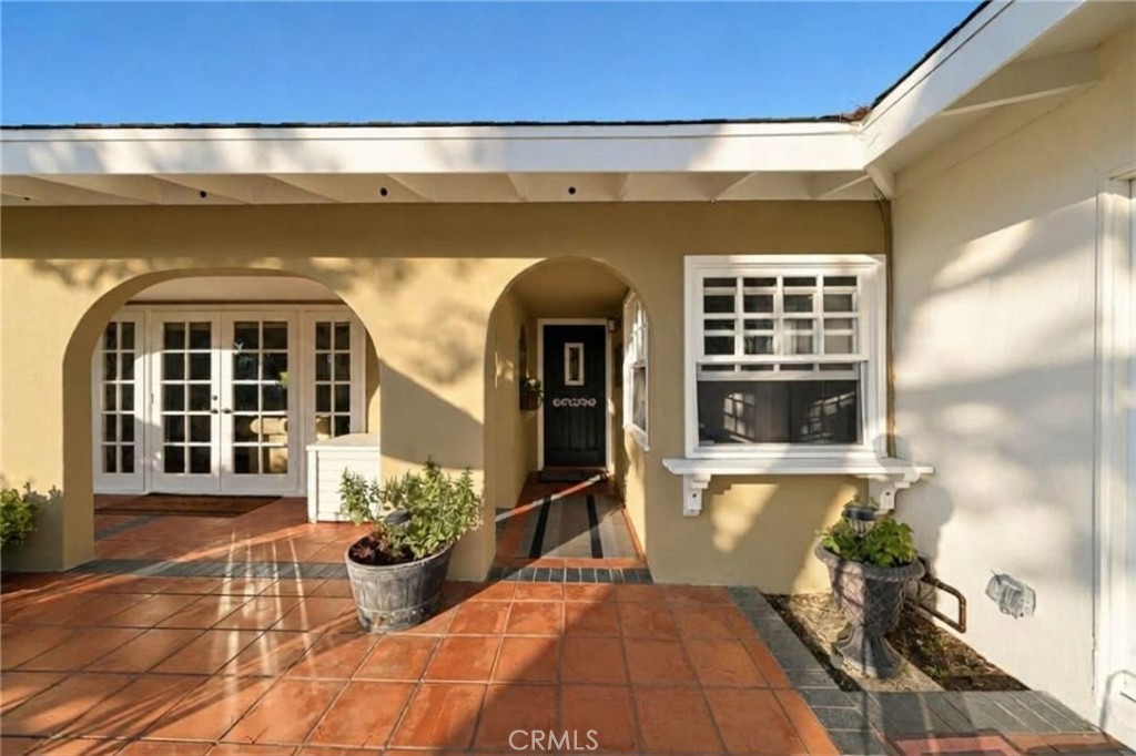 Front door entrance - 474 Ogle Street, Costa Mesa CA 92627 - photo 5