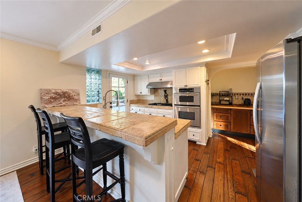 Kitchen - 474 Ogle Street, Costa Mesa CA 92627 - photo 9
