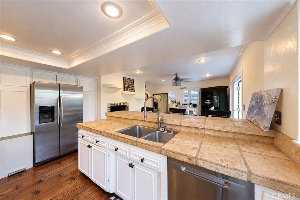 Kitchen facing dining room - 474 Ogle Street, Costa Mesa CA 92627 - photo 13