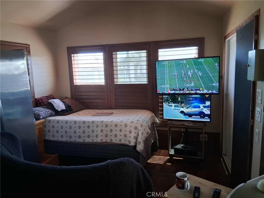 Living room. - 525 Fairfax Drive 2, Costa Mesa CA 92627 - photo 4