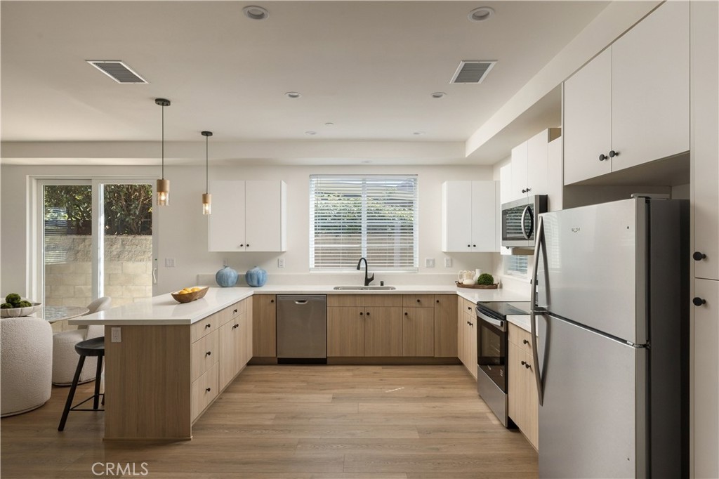 547 Bernard Street, Costa Mesa CA 92627 - photo 4