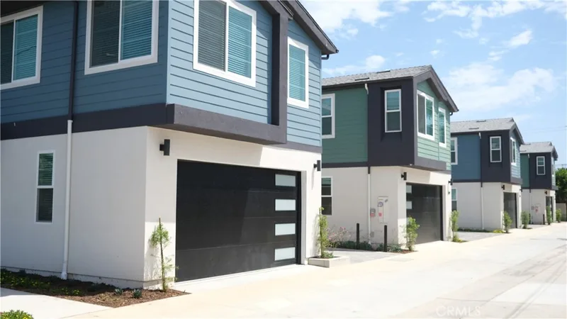 549 Bernard, Costa Mesa, CA 92660
