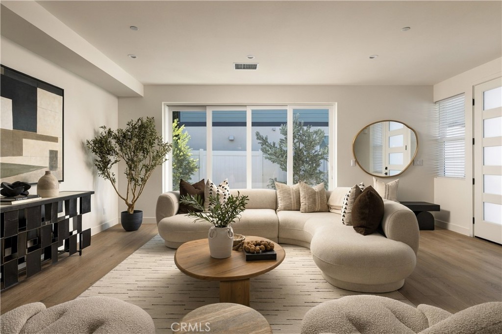 551 Bernard, Costa Mesa CA 92627 - photo 2
