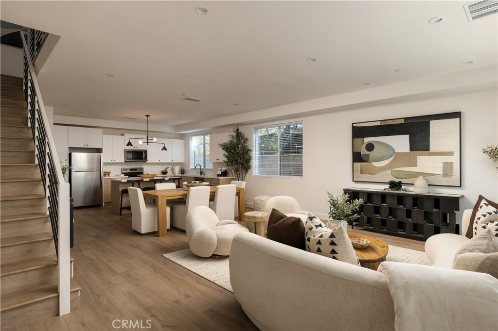 551 Bernard, Costa Mesa CA 92627 - photo 4