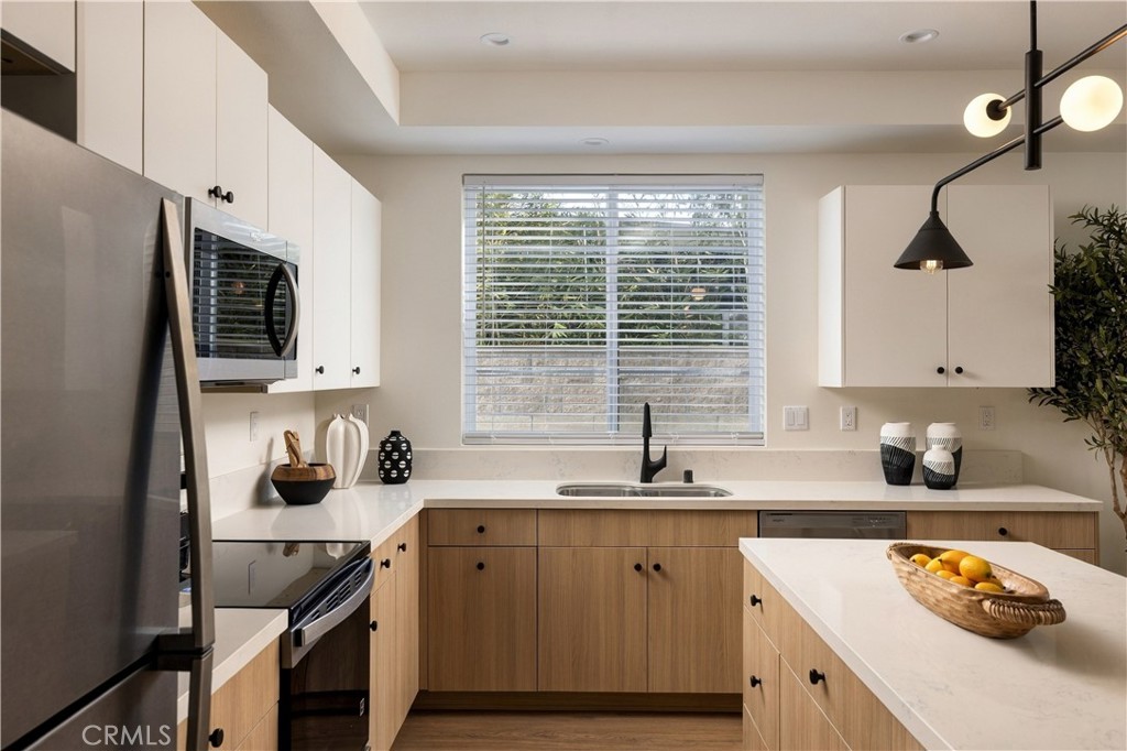 551 Bernard, Costa Mesa CA 92627 - photo 8