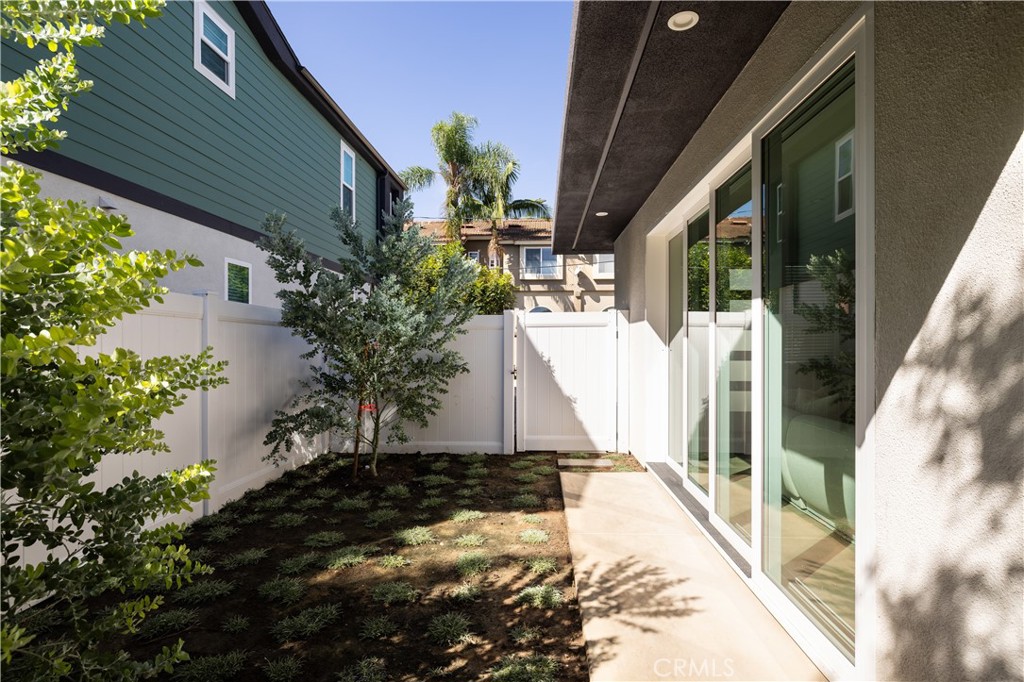 551 Bernard, Costa Mesa CA 92627 - photo 23