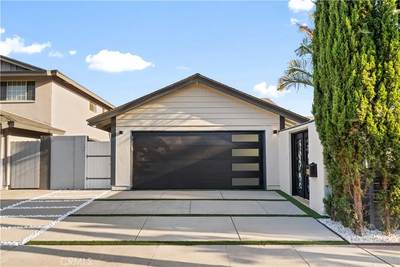 553 Sturgeon Drive, Costa Mesa, CA 92626
