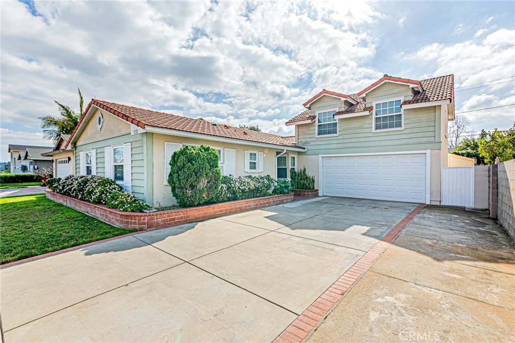 559 Traverse, Costa Mesa CA 92626 - photo 1