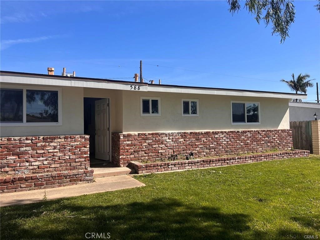 588 Yorkshire Street, Costa Mesa CA 92627 - photo 1