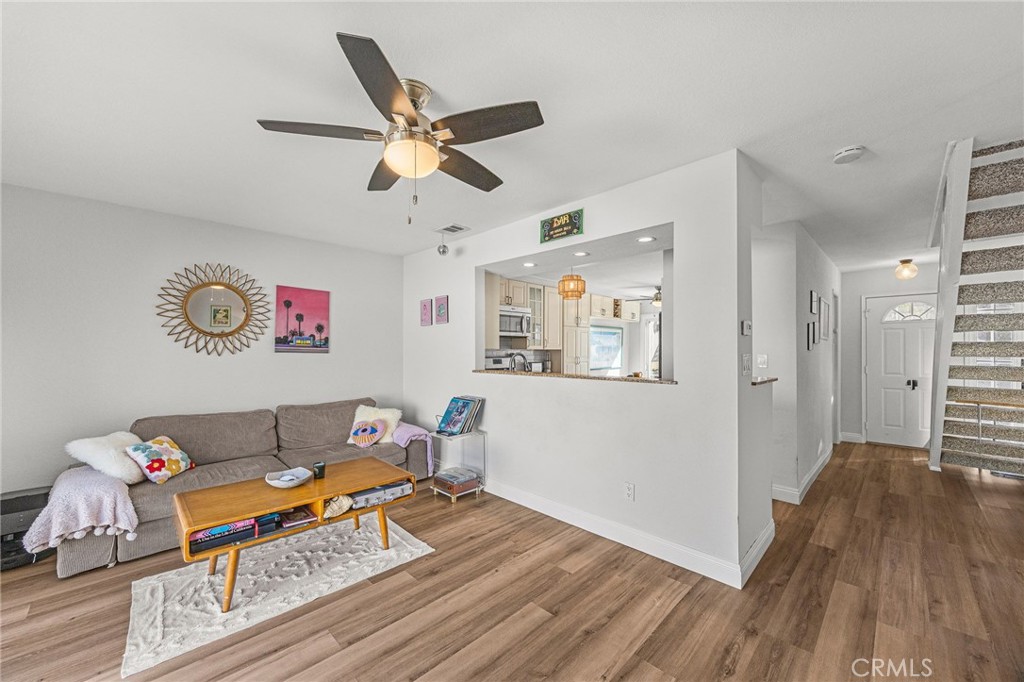 living - 594 Hamilton St 5, Costa Mesa CA 92627 - photo 3
