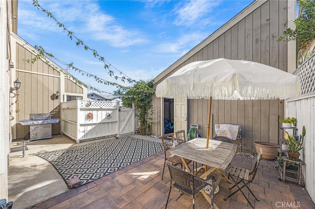 Front private patio - 594 Hamilton St 5, Costa Mesa CA 92627 - photo 6