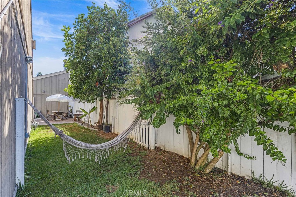 private sideyard - 594 Hamilton St 5, Costa Mesa CA 92627 - photo 11