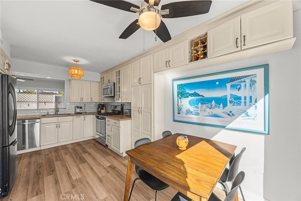 dinning area - 594 Hamilton St 5, Costa Mesa CA 92627 - photo 19