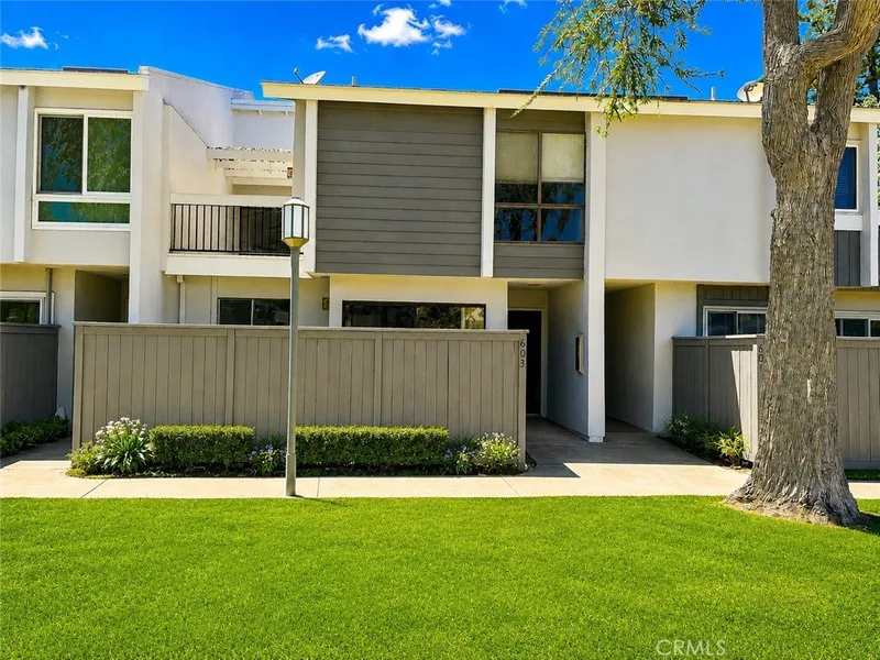 603 Shasta 163, Costa Mesa