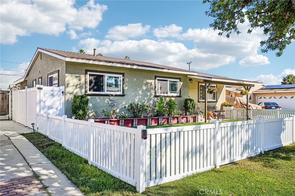 604 Knowell, Costa Mesa CA 92627 - photo 3