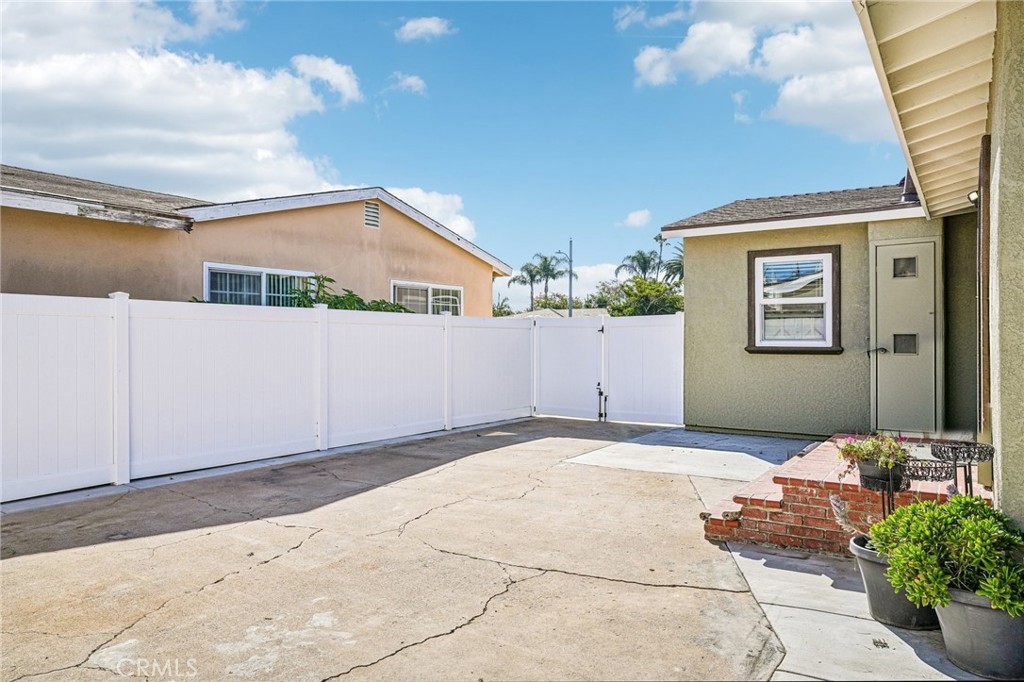 604 Knowell, Costa Mesa CA 92627 - photo 33