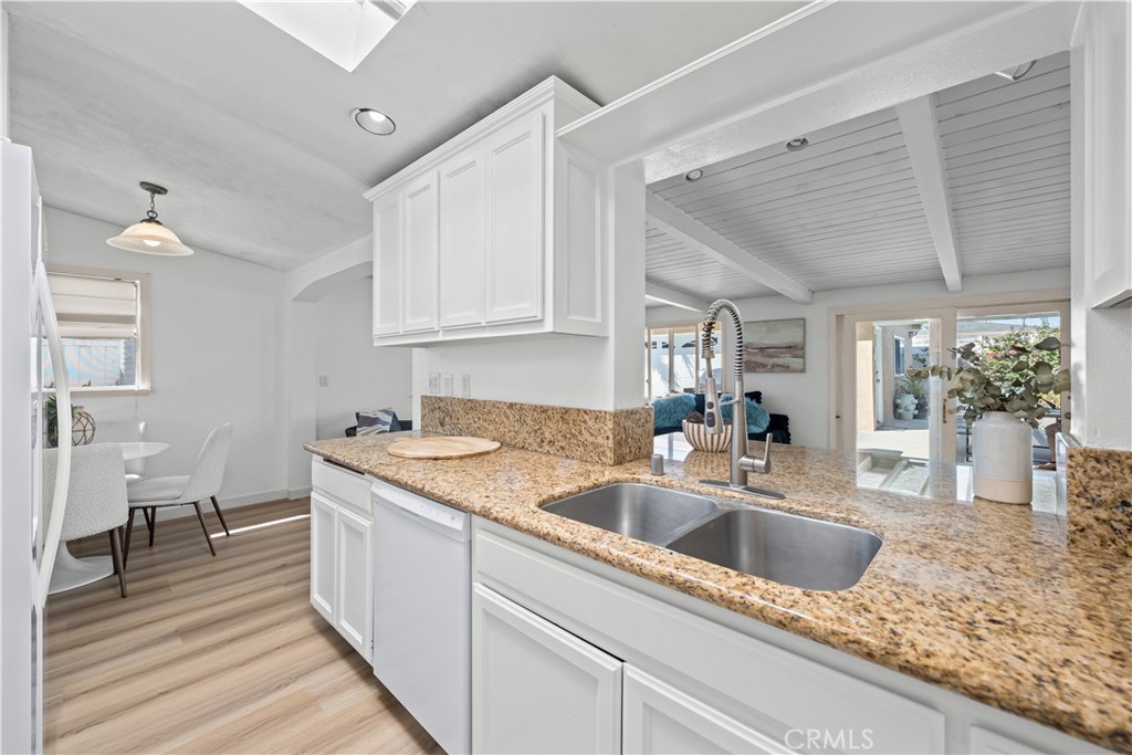 610 W Bay Street, Costa Mesa CA 92627 - photo 8