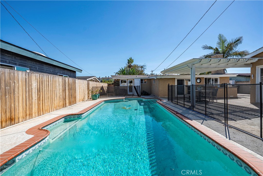 610 W Bay Street, Costa Mesa CA 92627 - photo 22