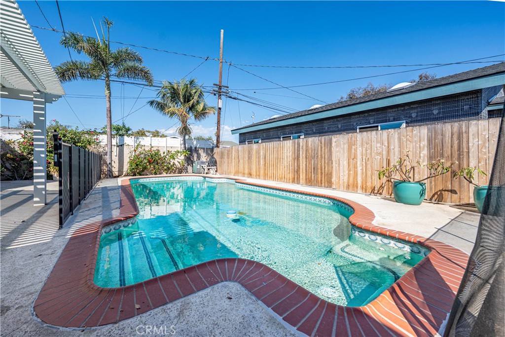 610 W Bay Street, Costa Mesa CA 92627 - photo 24
