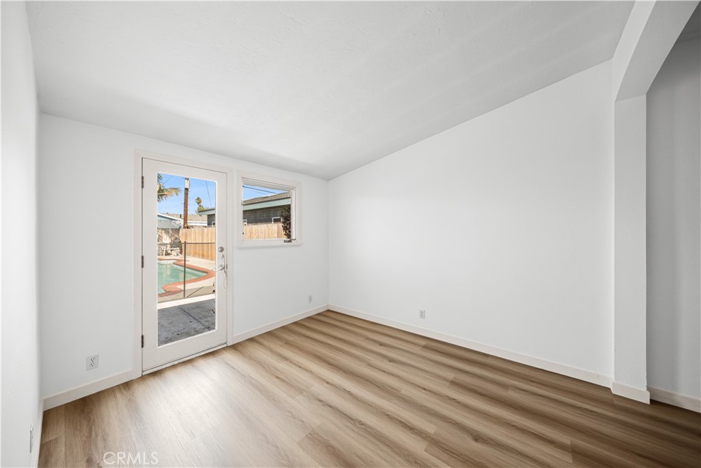 610 W Bay Street, Costa Mesa CA 92627 - photo 32