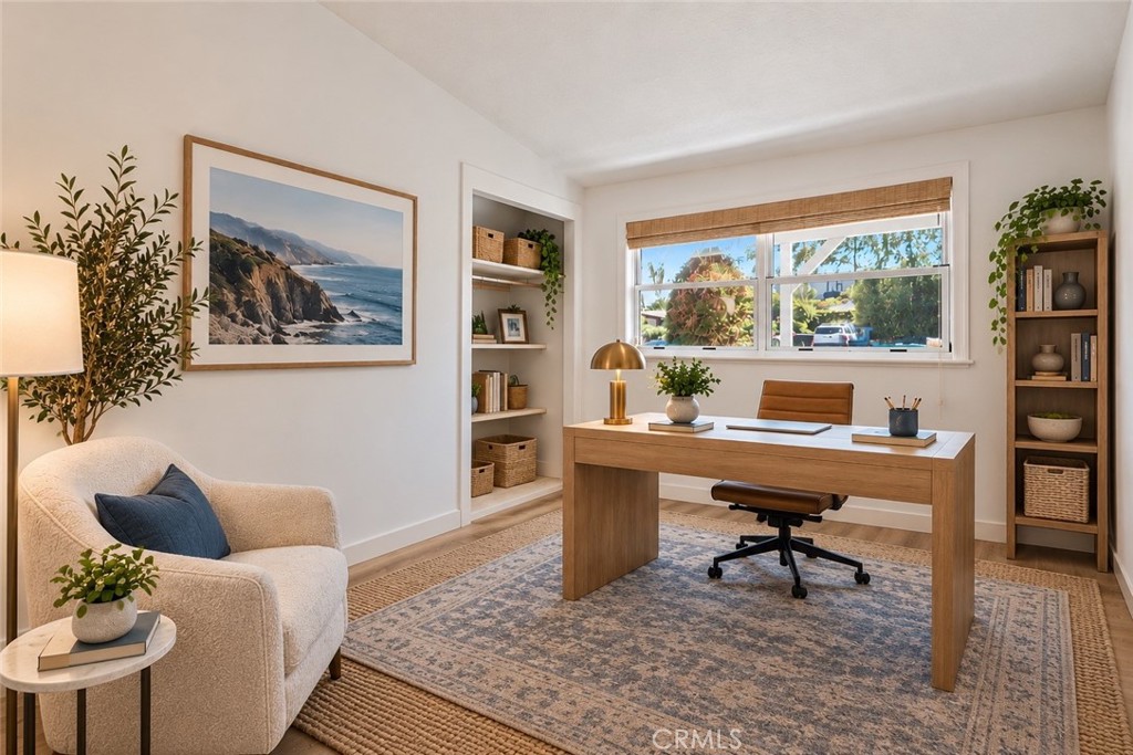 Virtually staged. - 610 W Bay Street, Costa Mesa CA 92627 - photo 35