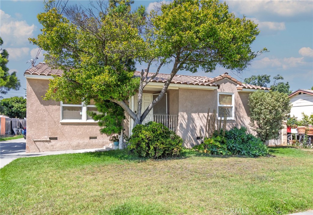 Welcome to your new home! - 622 Center Street, Costa Mesa CA 92627 - photo 1