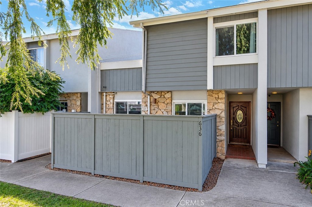 636 Rhine Lane 122, Costa Mesa CA 92626 - photo 2