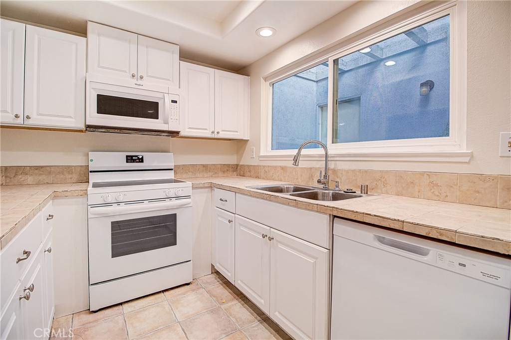 636 Rhine Lane 122, Costa Mesa CA 92626 - photo 14