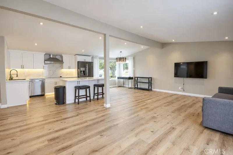 660 Beach Street, Costa Mesa, CA 92627