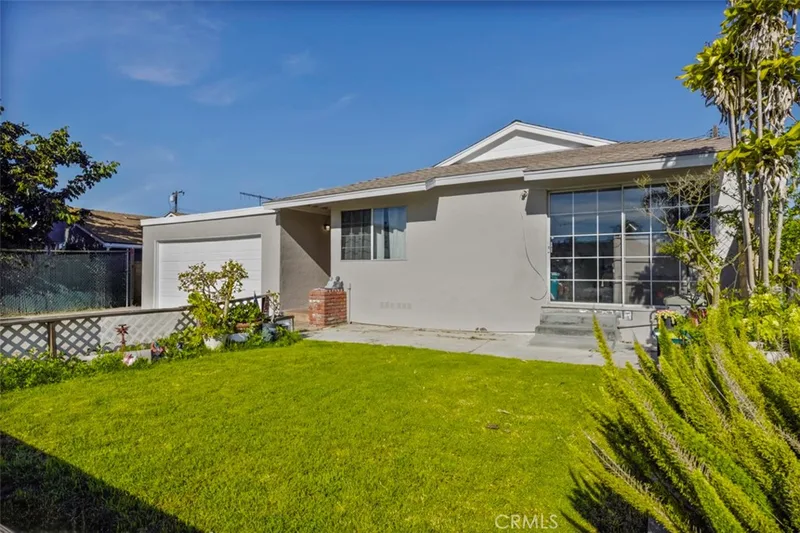 674 Senate Street, Costa Mesa, CA 92627