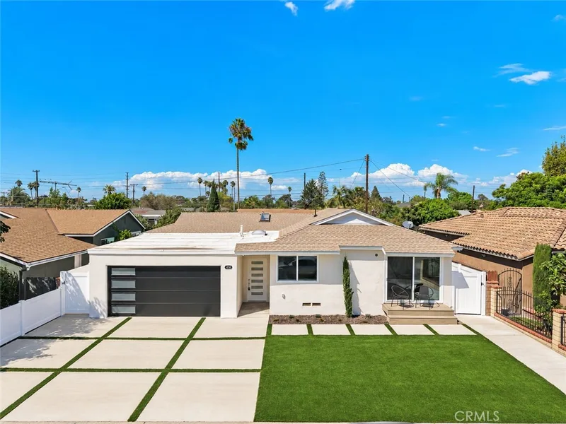 674 Senate Street, Costa Mesa