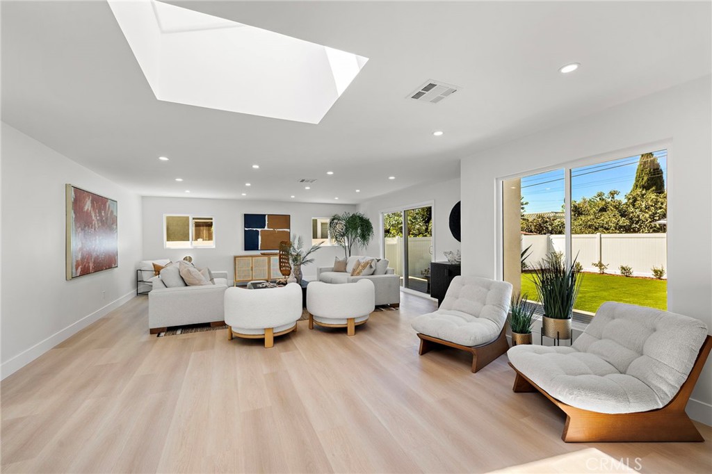 674 Senate Street, Costa Mesa CA 92627 - photo 8