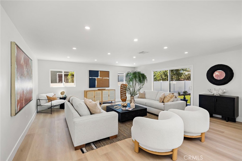 674 Senate Street, Costa Mesa CA 92627 - photo 9